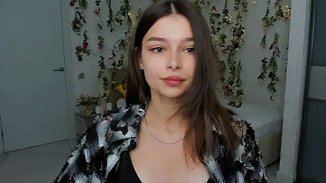 Snapshot of ContinentOfTranquility chatting on September 2025 04:01:01 AM ContinentOfTranquility online show from September 2025 04:01:01 AM