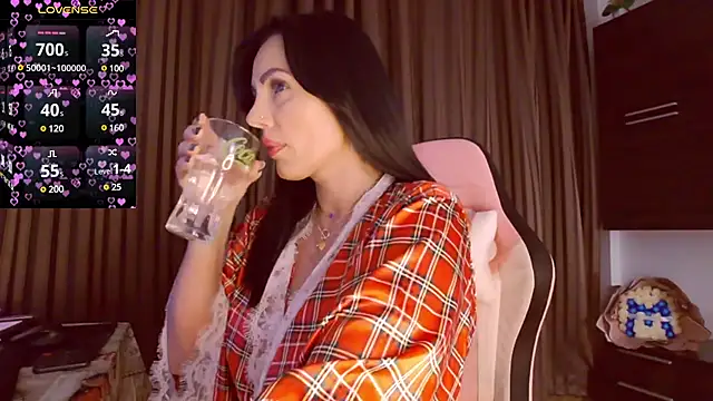 Snapshot of ReiyaRey chatting on March 2025 09:37:02 PM ReiyaRey online show from March 2025 09:37:02 PM