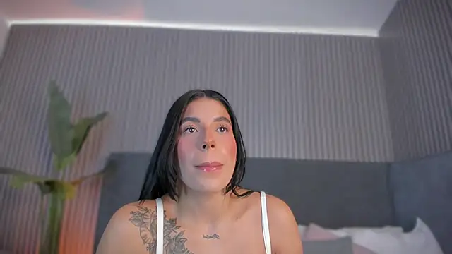 Snapshot of emelie_89 chatting on May 2026 12:34:02 PM emelie 89 online show from May 2026 12:34:02 PM
