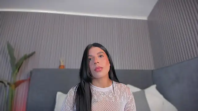 emelie 89 online show from July 2026 12:13:01 PM