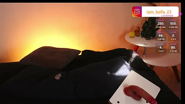 Snapshot of yourtoybella chatting on November 2025 06:52:02 PM yourtoybella online show from November 2025 06:52:02 PM