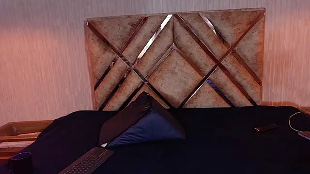 Danielaa a online show from September 2025 08:23:01 PM