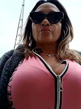 Afroditecash online show from November 2025 05:57:02 PM