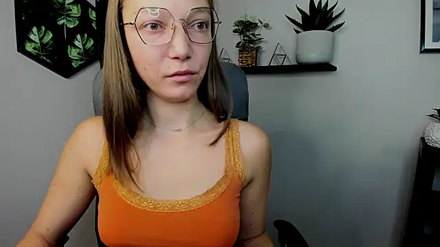 Snapshot of EmillyPlay chatting on December 2024 07:36:02 AM EmillyPlay online show from December 2024 07:36:02 AM