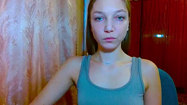 EmillyPlay online show from December 2025 12:03:02 PM