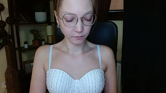 EmillyPlay online show from February 2026 08:11:01 AM