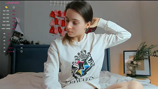 Snapshot of DonnaBurkee chatting on January 2025 04:07:01 PM DonnaBurkee online show from January 2025 04:07:01 PM