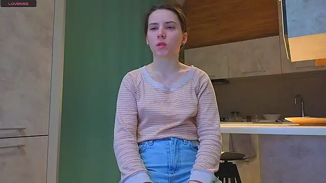 DonnaBurkee online show from December 2025 04:06:02 AM