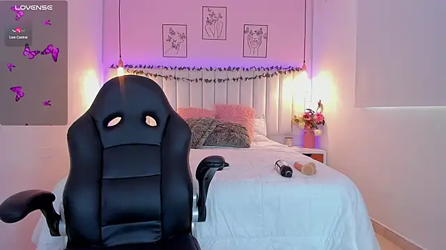 ivy collins online show from December 2024 04:51:01 PM