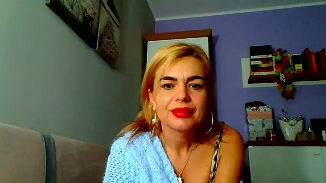 Snapshot of DESIREjenny chatting on December 2024 11:35:01 AM DESIREjenny online show from December 2024 11:35:01 AM