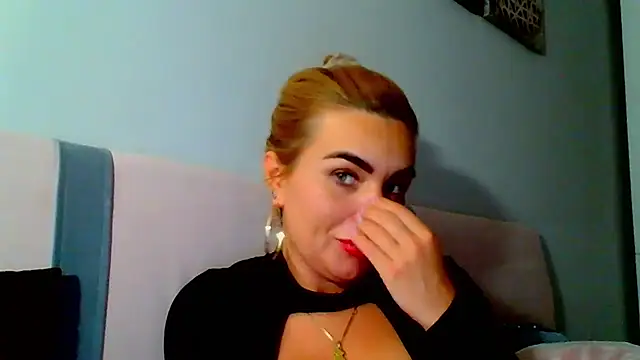 Snapshot of DESIREjenny chatting on December 2024 12:05:02 PM DESIREjenny online show from December 2024 12:05:02 PM