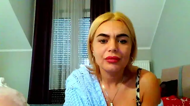 Snapshot of DESIREjenny chatting on December 2024 11:40:01 AM DESIREjenny online show from December 2024 11:40:01 AM