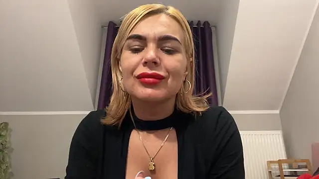 Snapshot of DESIREjenny chatting on December 2024 08:38:02 AM DESIREjenny online show from December 2024 08:38:02 AM