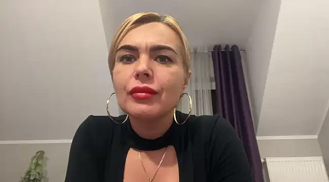 Snapshot of DESIREjenny chatting on December 2024 11:31:02 AM DESIREjenny online show from December 2024 11:31:02 AM