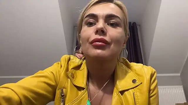 Snapshot of DESIREjenny chatting on January 2025 11:37:02 AM DESIREjenny online show from January 2025 11:37:02 AM