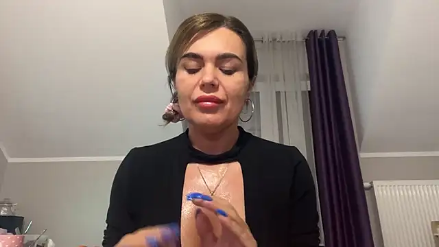 Snapshot of DESIREjenny chatting on February 2025 08:52:02 AM DESIREjenny online show from February 2025 08:52:02 AM