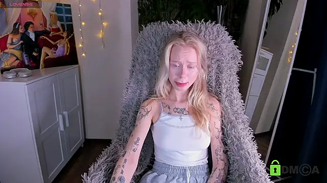 Snapshot of MalenaErnman chatting on February 2025 10:37:02 AM MalenaErnman online show from February 2025 10:37:02 AM