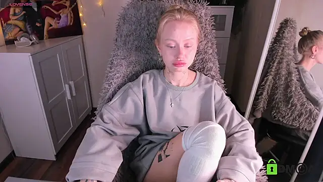 Snapshot of MalenaErnman chatting on March 2025 10:35:02 AM MalenaErnman online show from March 2025 10:35:02 AM