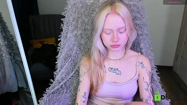 Snapshot of MalenaErnman chatting on October 2025 07:31:02 AM MalenaErnman online show from October 2025 07:31:02 AM