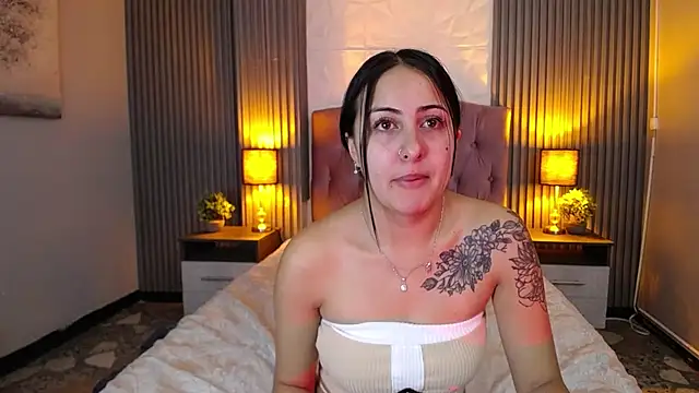 isabella smith  online show from December 2024 07:43:01 PM