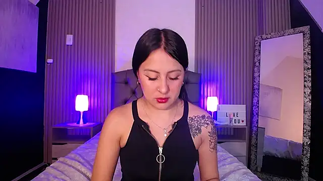 isabella smith  online show from March 2025 01:40:01 PM