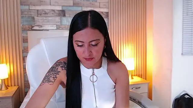 isabella smith  online show from November 2025 08:08:01 PM