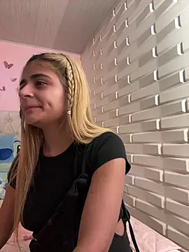 Snapshot of pamell_col chatting on December 2024 01:43:01 AM pamell col online show from December 2024 01:43:01 AM