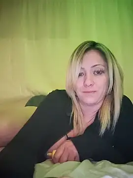 Snapshot of SallyCumLaude chatting on February 2025 10:21:01 AM SallyCumLaude online show from February 2025 10:21:01 AM