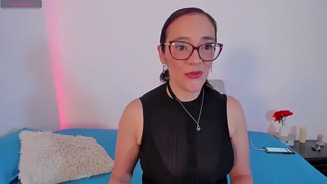 Jessica Herrera  online show from April 2026 09:53:02 PM