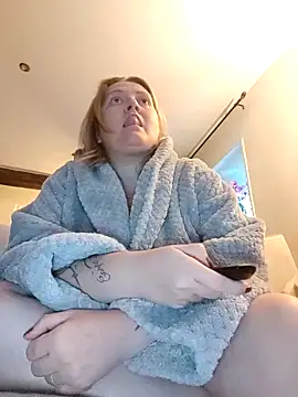 Snapshot of lady_charlyne chatting on September 2025 06:09:01 PM lady charlyne online show from September 2025 06:09:01 PM