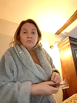 Snapshot of lady_charlyne chatting on September 2025 07:32:02 AM lady charlyne online show from September 2025 07:32:02 AM