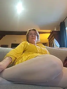 lady charlyne online show from May 2026 06:16:02 PM