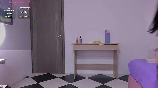 Snapshot of alexa_pariss chatting on October 2025 08:17:02 PM alexa pariss online show from October 2025 08:17:02 PM