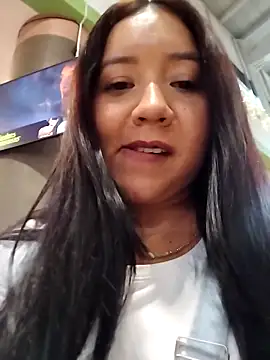 alexa pariss online show from February 2026 08:21:01 PM