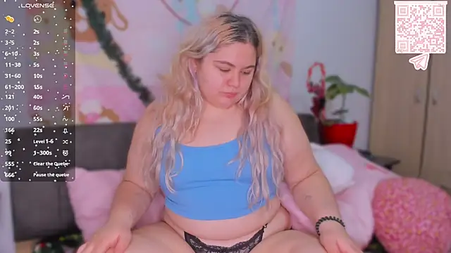 Freakcute  online show from January 2026 03:58:01 PM