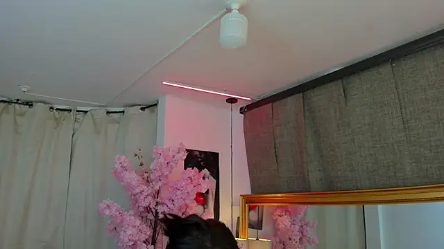 IsseyMz online show from December 2024 07:35:02 AM