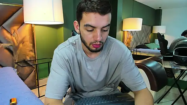 Michael magno online show from September 2025 07:59:01 PM