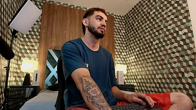 Michael magno online show from October 2025 09:10:02 PM