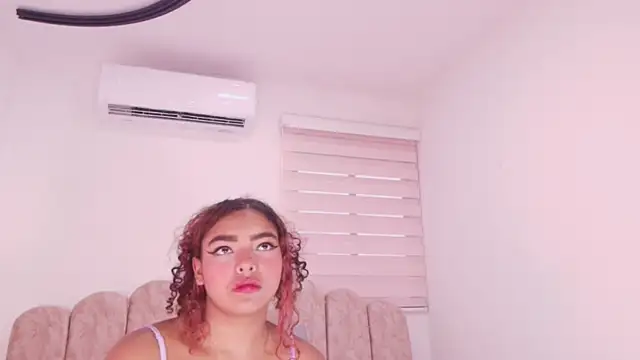 Snapshot of sofi_balvin chatting on June 2026 07:23:01 PM sofi balvin online show from June 2026 07:23:01 PM