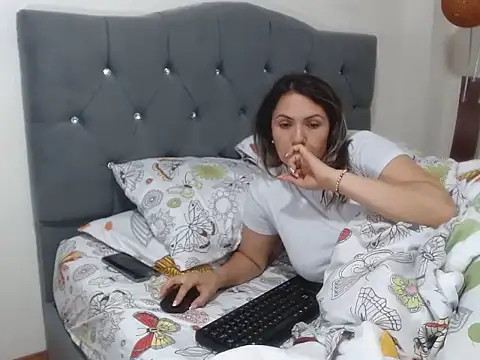 Chantal hott online show from March 2025 04:38:01 AM