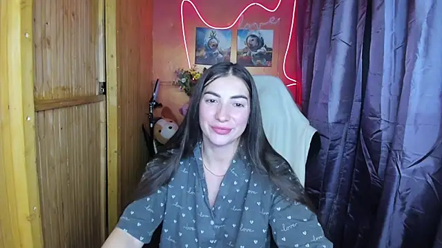 Snapshot of Fiery_Brunette_ chatting on December 2024 02:59:02 PM Fiery Brunette online show from December 2024 02:59:02 PM