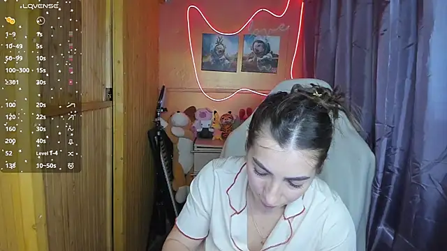 Snapshot of Fiery_Brunette_ chatting on February 2025 07:31:02 AM Fiery Brunette online show from February 2025 07:31:02 AM