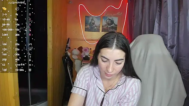 Snapshot of Fiery_Brunette_ chatting on March 2025 03:53:02 AM Fiery Brunette online show from March 2025 03:53:02 AM