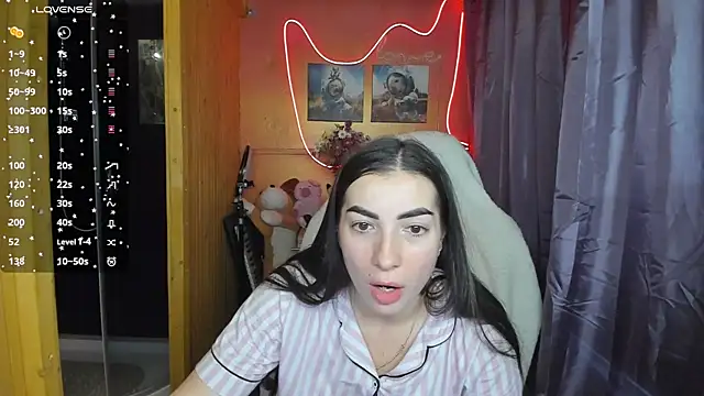 Snapshot of Fiery_Brunette_ chatting on March 2025 05:24:02 AM Fiery Brunette online show from March 2025 05:24:02 AM