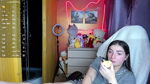 Snapshot of Fiery_Brunette_ chatting on October 2025 02:27:02 PM Fiery Brunette online show from October 2025 02:27:02 PM