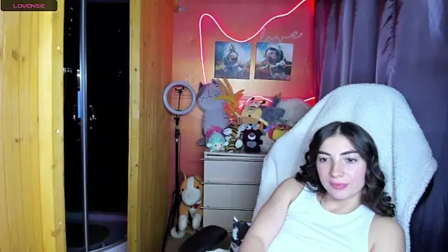 Fiery Brunette  online show from May 2026 04:50:01 AM