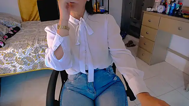 Snapshot of BitterMomXxx chatting on April 2026 08:53:02 PM BitterMomXxx online show from April 2026 08:53:02 PM
