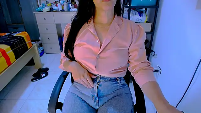 BitterMomXxx online show from May 2026 04:31:01 AM