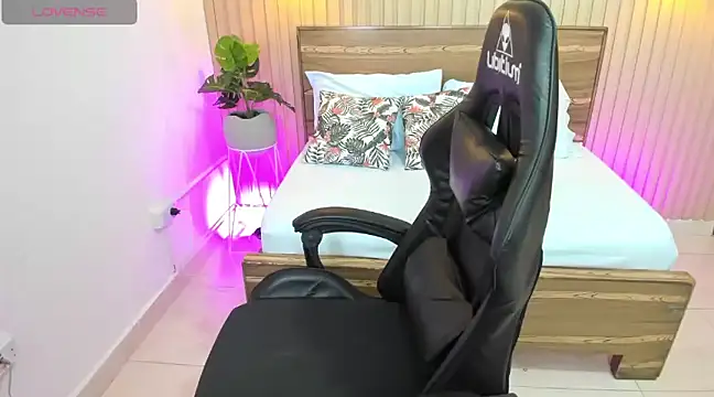 ayla13  online show from March 2025 10:07:02 PM