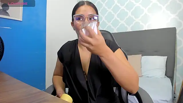 ayla13  online show from February 2026 07:20:01 PM